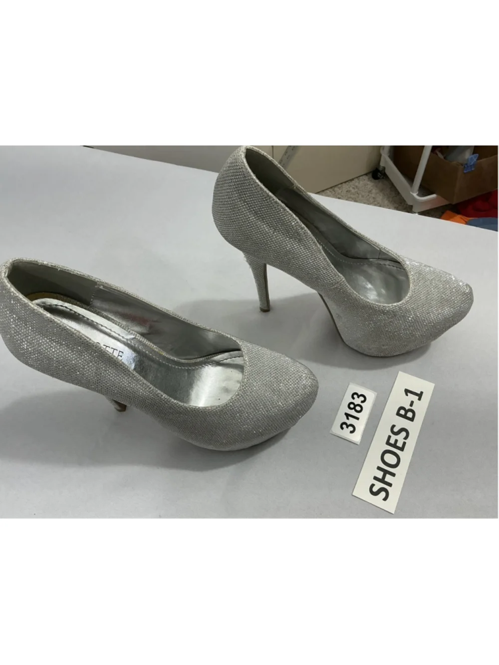 Womans Mascotte Linda Size 9 Silver Sparkly Slip On Platform Stiletto Pumps